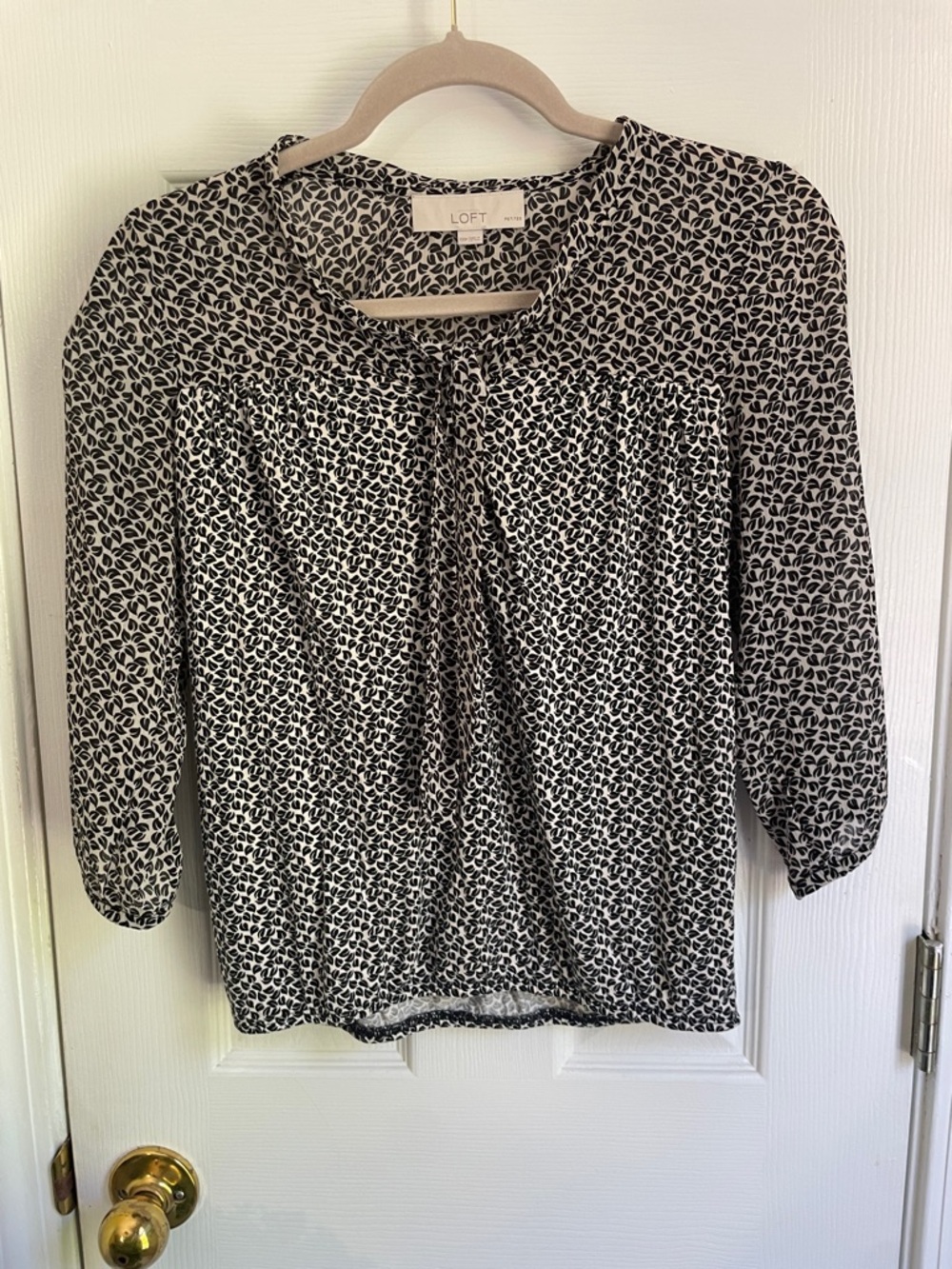 LOFT Black & White Petite Preppy Old Money Leaf-Print Pullover Blouse